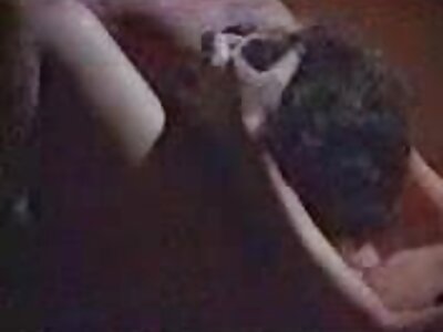 Whitney Wright se filme porno cu femei luate cu forta joacă cu ciocanul fratelui vitreg în POV